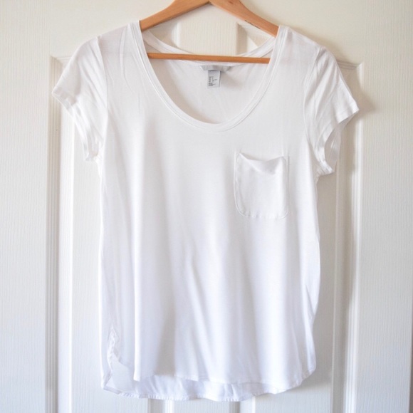 H&M White Pocket Tee - Picture 2 of 2